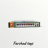 قطعات ساختنی پیکسلی، دو مینی فیگور، قطعات زمین، درخت، آب، صندوق، کوره و دفترچه راهنما