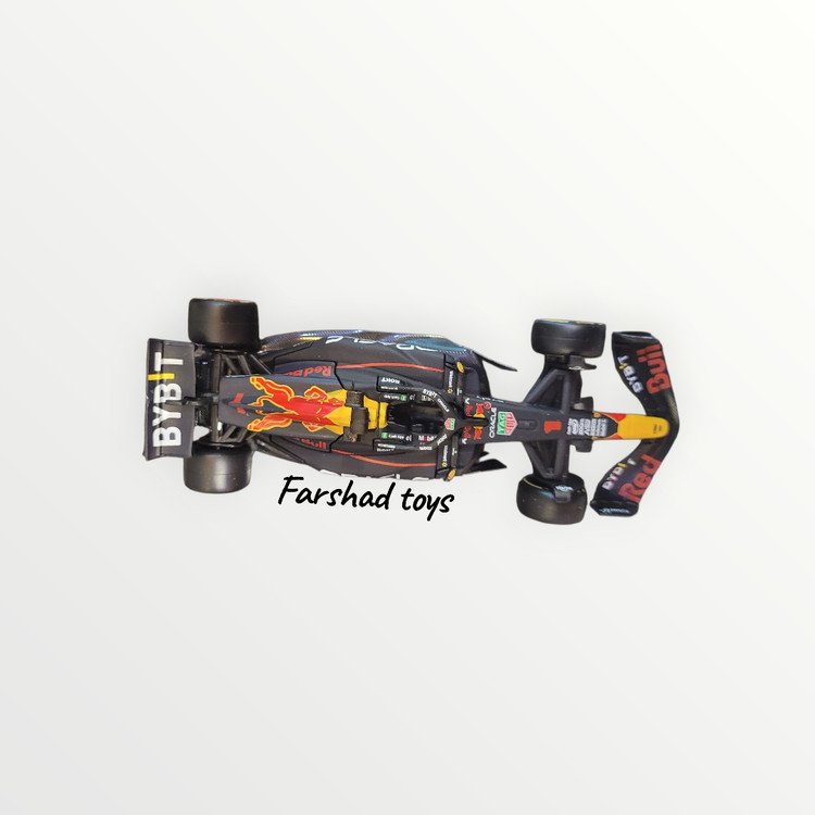 نمای نزدیک ماکت Red Bull RB18 فصل ۲۰۲۲ مکس ورشتپن برند Bburago