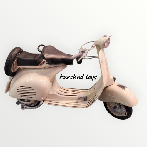 نمای جانبی ماکت Vespa 150 VL1T کرم نیوری مقیاس 1:6