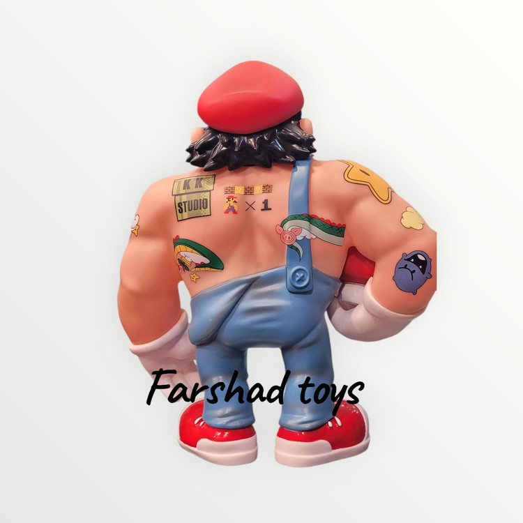 نمای کامل پشت فیگور ماریو طرح تتو با لباس آبی و طرحهای گرافیکی Super Mario در فرشاد تویز