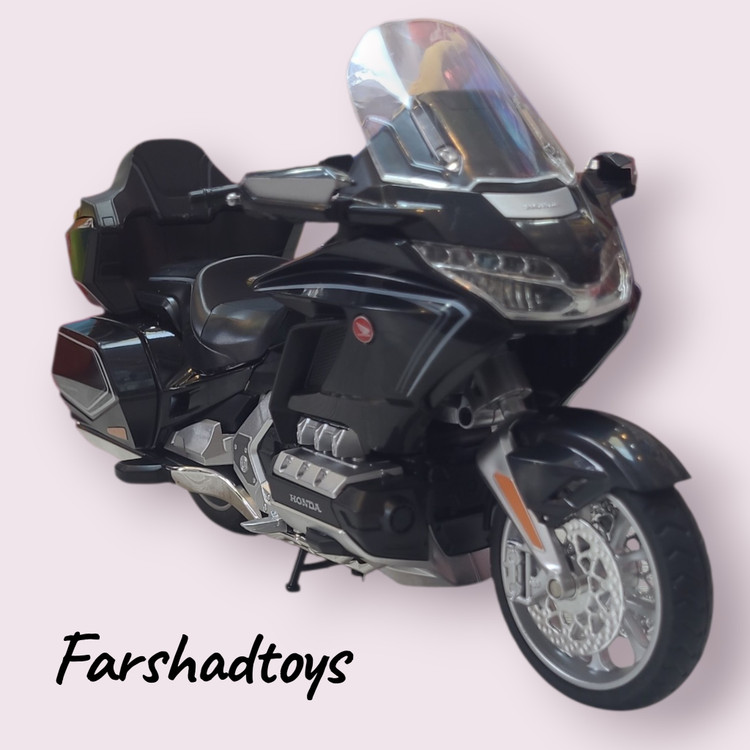 نمای نزدیک ماکت Honda Gold Wing GL1800 مشکی