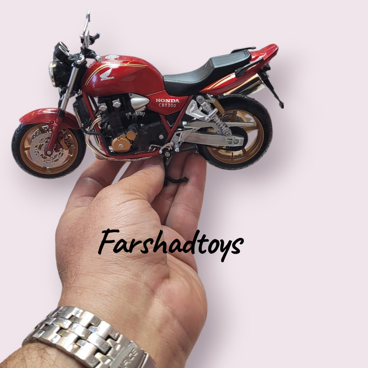 ماکت موتور کلکسیونی هوندا CB1300SF برند Automaxx نمای جلو و کنار