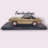 ماکت Chevrolet Camaro Z28 1967 رنگ طلایی بژ مقیاس 1:18 نمای جانبی برند Road Signature