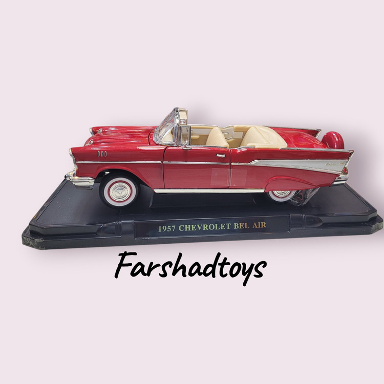 ماکت Chevrolet Bel Air Convertible 1957 رنگ مقیاس 1:18 برند Road Signature نمای سه رخ جلو