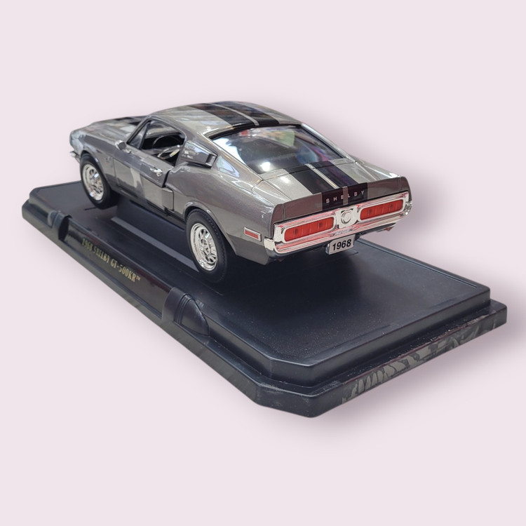 نمای جلو ماکت کلاسیک 1968 Shelby GT500KR برند Yatming مقیاس 1:18 | FarshadToys