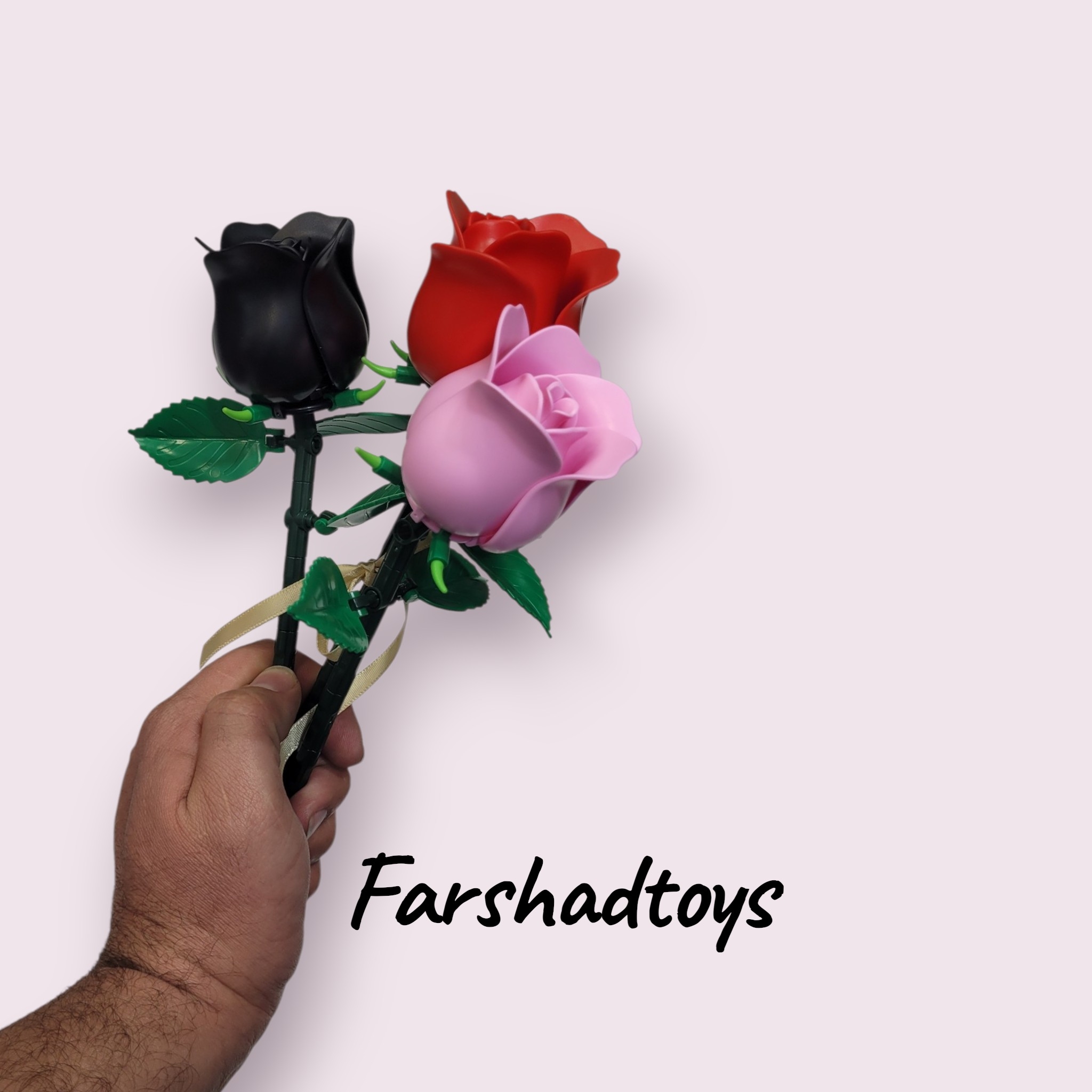 گل رز جاودان مصنوعی با بسته بندی کادویی در سه رنگ خاص | فرشاد تویز