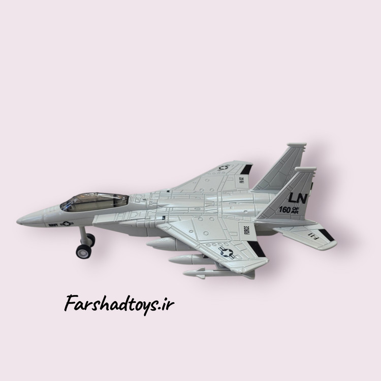 نمای بالا از ماکت جنگنده F-15 Eagle فلزی مجهز به چرخ متحرک و موشکهای تزئینی