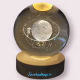 گوی کریستالی سه بعدی LED طرح دخترک روی ماه با پایه چوبی نورانی