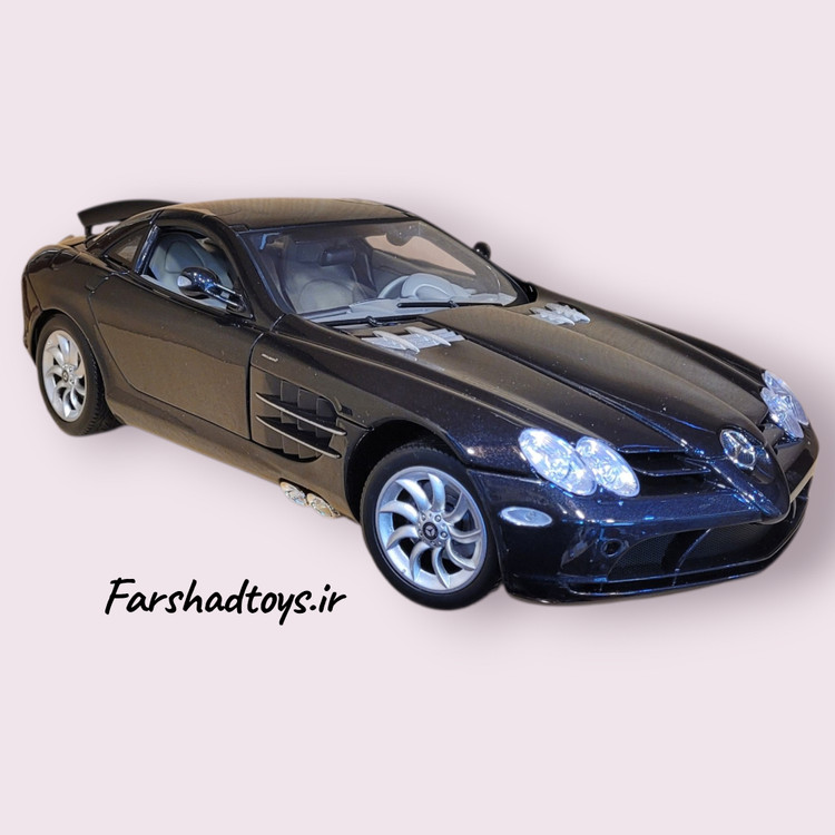 نمای جلو سه رخ ماکت Mercedes-Benz SLR McLaren برند Motor Max مقیاس 1:12 با رنگ مشکی متالیک در فرشاد تویز