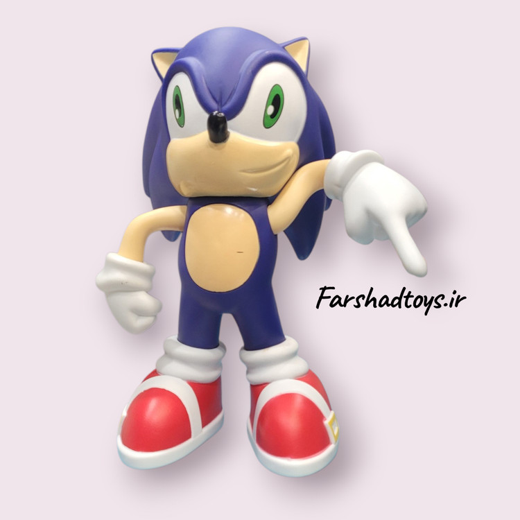 نمای روبهرو اکشن فیگور Sonic با کفش قرمز و دستکش سفید