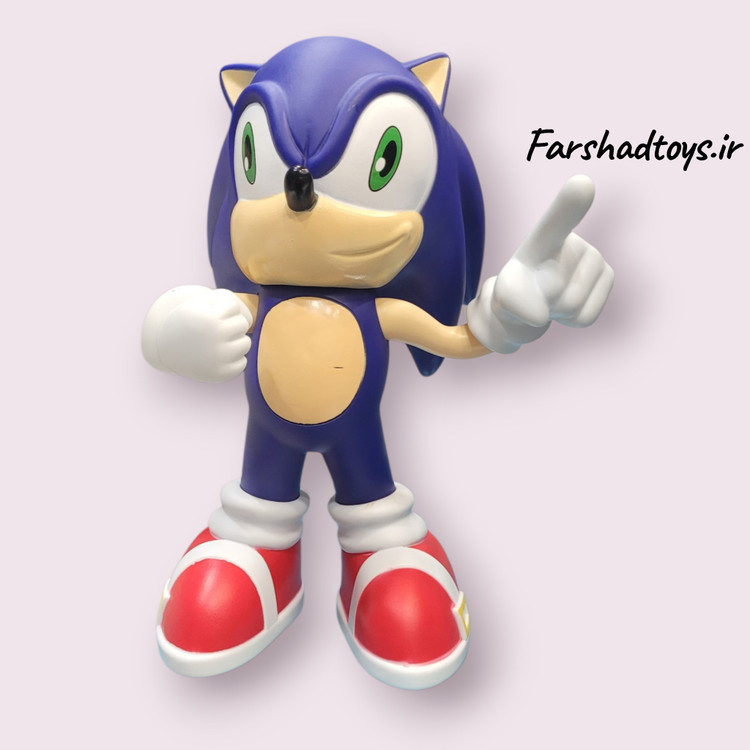 نمای روبهرو اکشن فیگور Sonic با کفش قرمز و دستکش سفید
