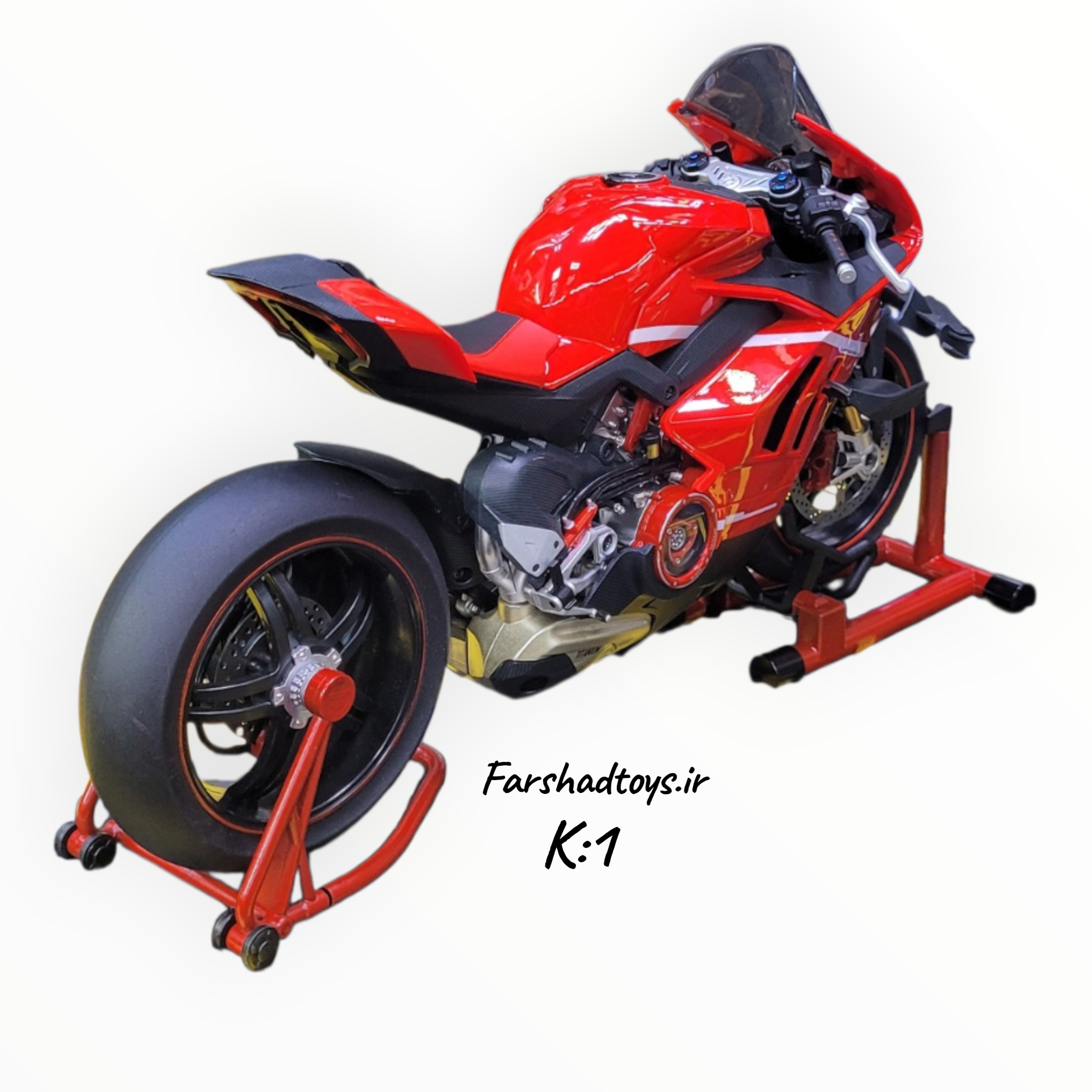 نمای عقب و سمت راست ماکت موتور دوکاتی Superleggera V4 مدل K1 با جزئیات بدنه و چرخ عقب