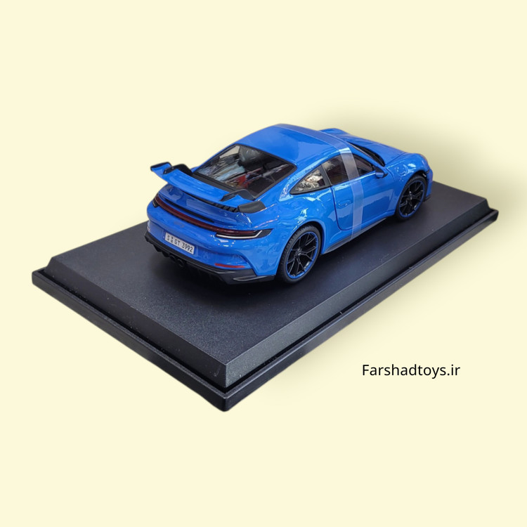 نمای عقب ماکت پورشه 911 GT3 آبی مایستو با باله عقب و چراغهای کشیده