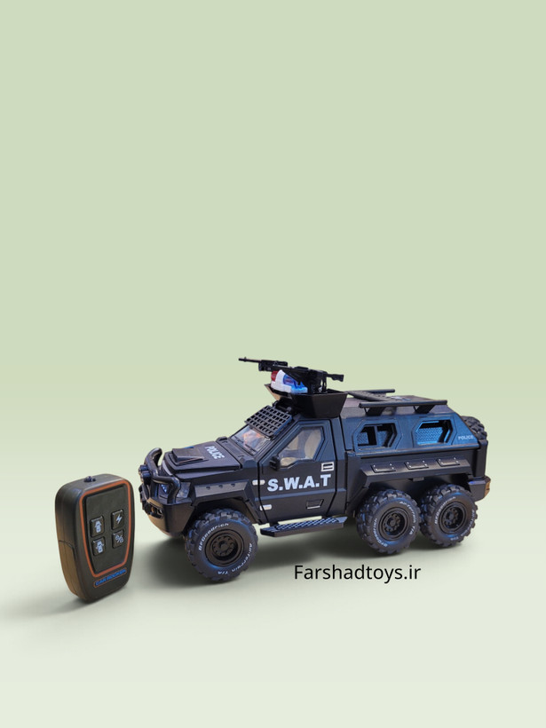 نمای سهرخ ماشین فلزی زرهی SPM-2 Tiger طرح پلیس S.W.A.T با چراغ سقفی