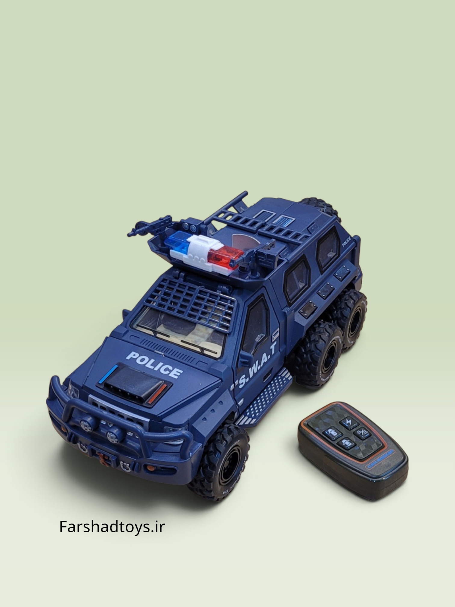 نمای جانبی ماشین فلزی زرهی شش‌چرخ SPM-2 Tiger طرح پلیس S.W.A.T همراه ریموت