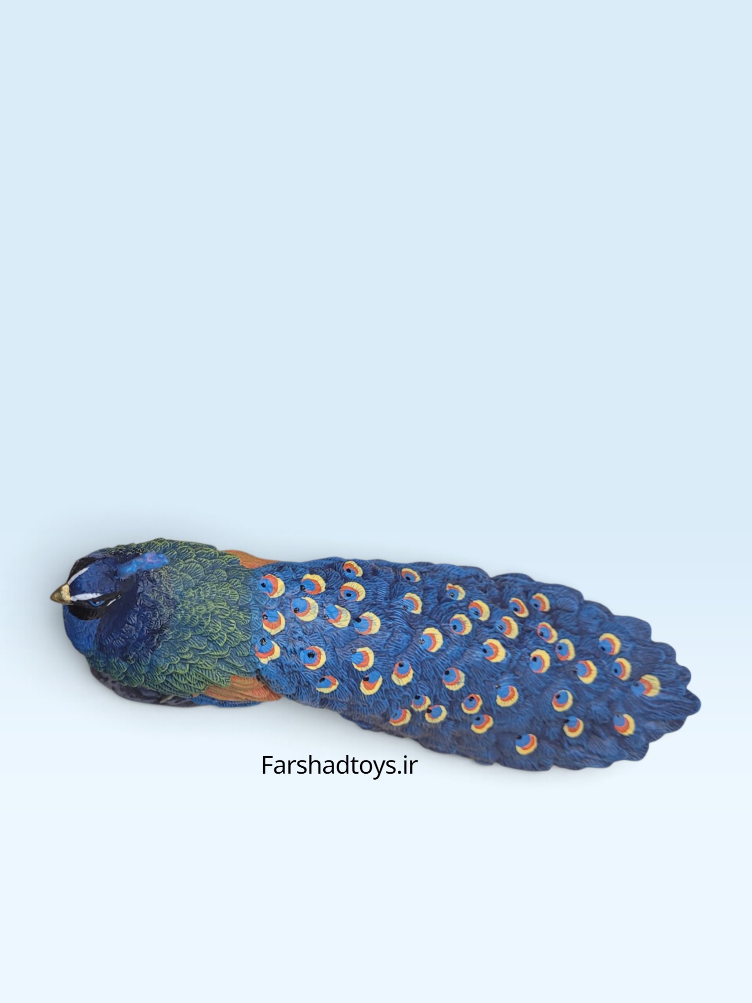 نمای بالای دم فیگور طاووس Animal Paradise با جزئیات پرهای رنگی فرشاد تویز