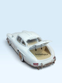 نمای صندوق عقب باز ماکت مرسدس بنز 300 SL Gullwing سفید مقیاس یک هجدهم فرشاد تویز