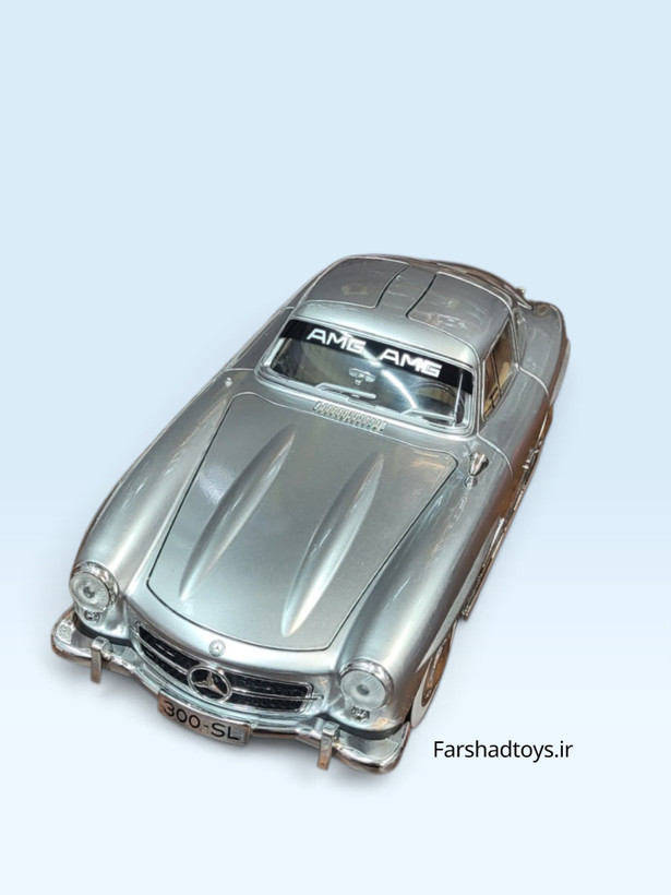 نمای جلو ماکت مرسدس بنز 300 SL Gullwing نقرهای مقیاس 1:18 فرشاد تویز