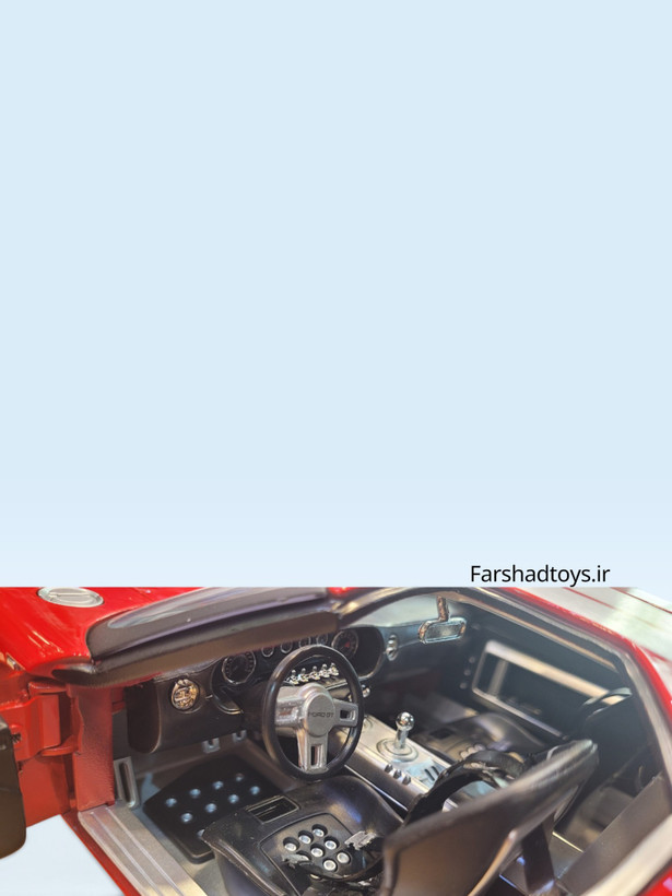 نمای نزدیک فرمان صندلی و کنسول ماکت Ford GT Concept موتورمکس
