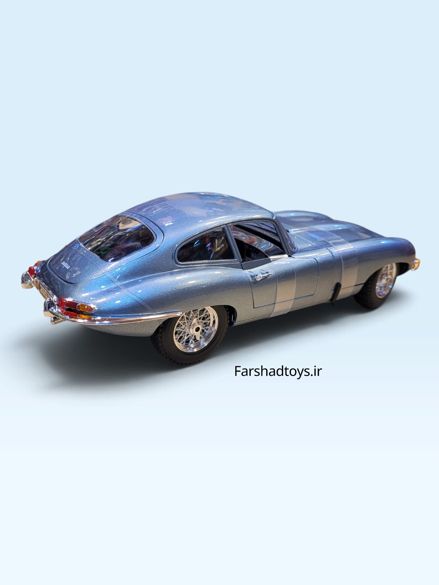 نمای سه رخ عقب جگوار E-Type بوراگو 1:18 فرشاد تویز