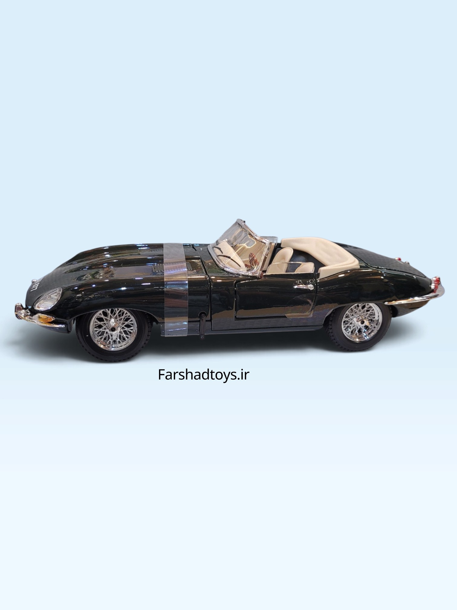 نمای جانبی ماکت جگوار E-Type کابریولت بوراگو 1:18 فرشاد تویز