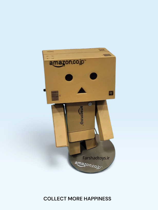 نمای سه رخ اکشن فیگور Danboard Mini آمازون با پایه نمایش